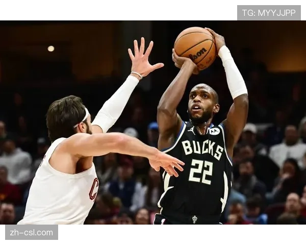 太阳防守沟通存在明显问题 雄鹿简单挡拆配合就能制造空位机会 太阳防守沟通存在明显问题 雄鹿简单挡拆配合就能制造空位机会